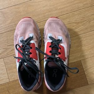 On Cloudstratus Rose/Red Size 9 (Women’s)